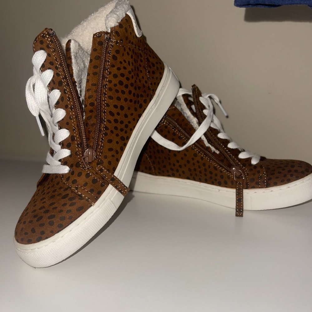 Universal Thread Booties - Picture 4 of 4